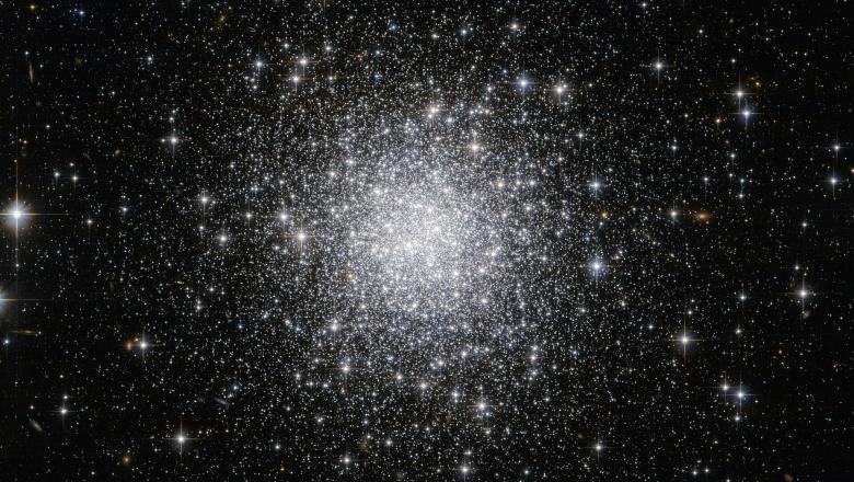 Galaxy Evolution Seminar: What lurks in the cores of globular clusters?