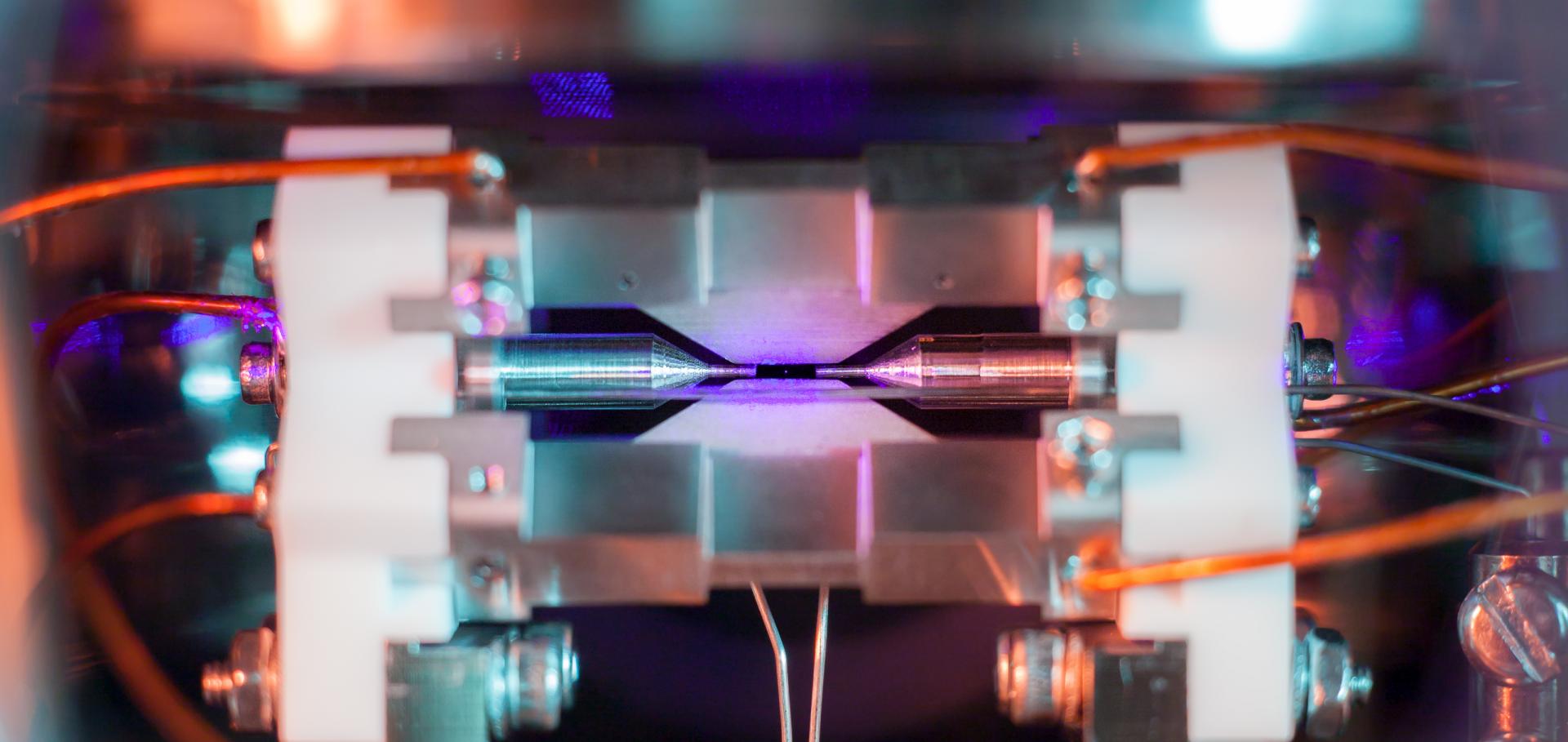 Single strontium atom in an ion trap