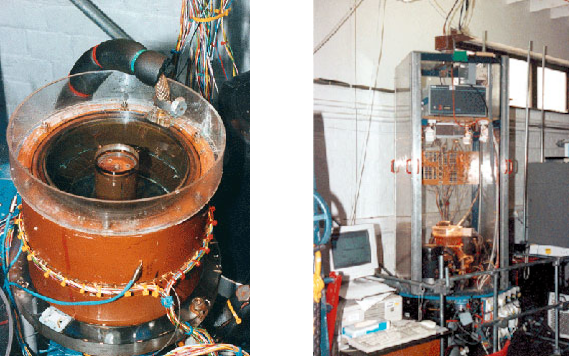 Photograph of equipment set up for the experimental realisation of a differentially heated rotating annulus