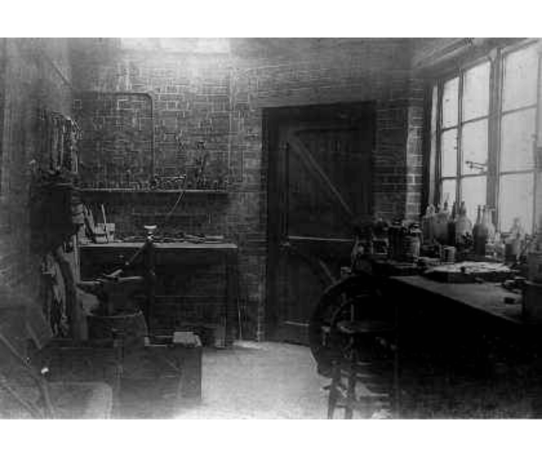1894 photograph of the workshop