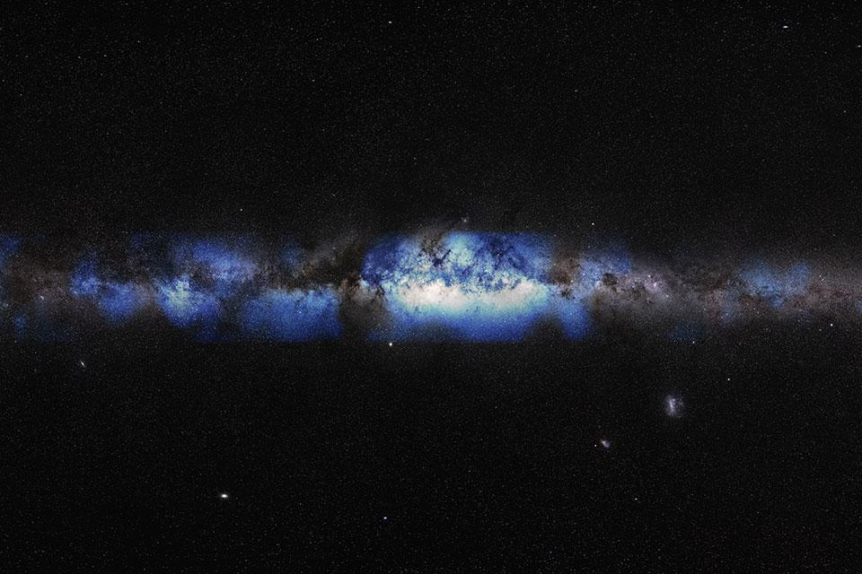 The Milky Way seen through a neutrino lens (blue).