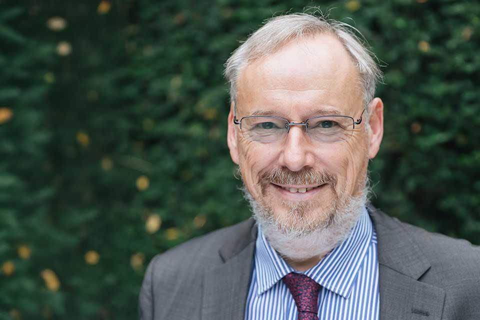 Professor Justin Wark