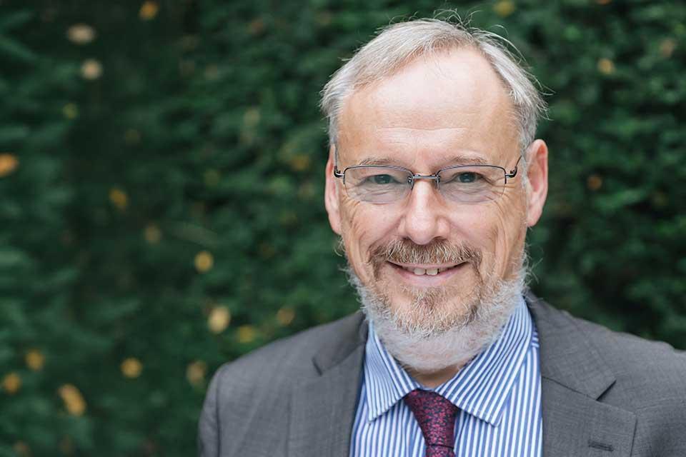 Professor Justin Wark.