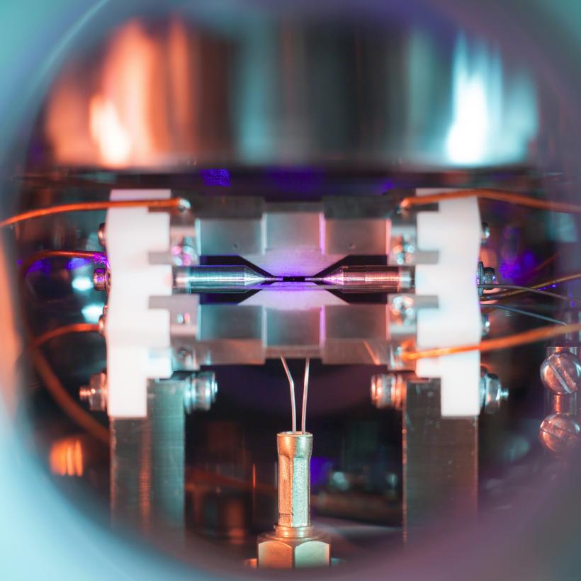Ion trap quantum computing | University of Oxford Department of Physics