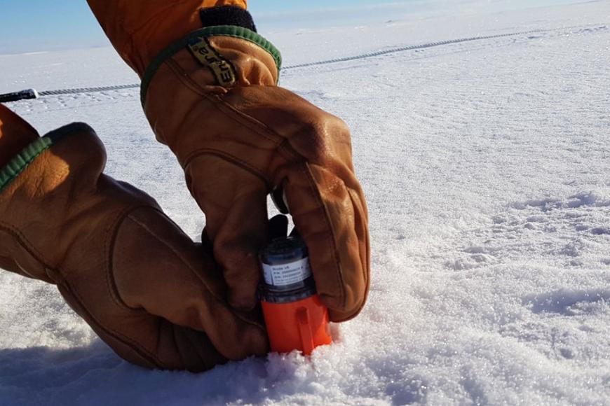  Setting the sensor on the Brunt Ice Shelf  