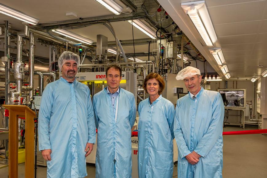 Professor Henry Snaith, Professor Moritz Riede, Vice-Chancellor Professor Dame Louise Richardson and Professor Ian Shipsey in the National Thin-Film Cluster Facility for Advanced Functional Materials in the Department of Physics at the University of Oxford
