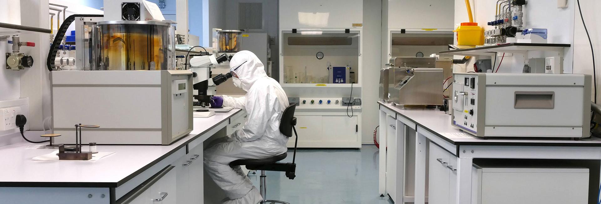 Cleanroom facility at Oxford Physics