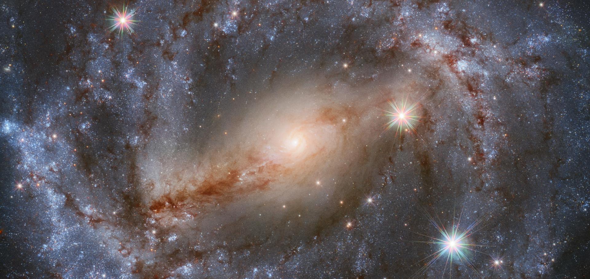NGC 5643
