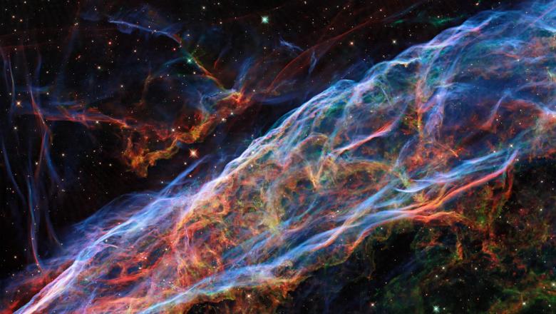Image taken by the NASA/ESA Hubble Space Telescope revisits the Veil Nebula