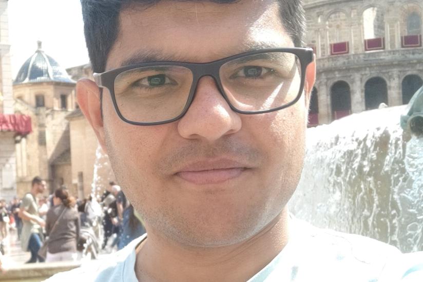 Dr. Vikram, Oxford Materials